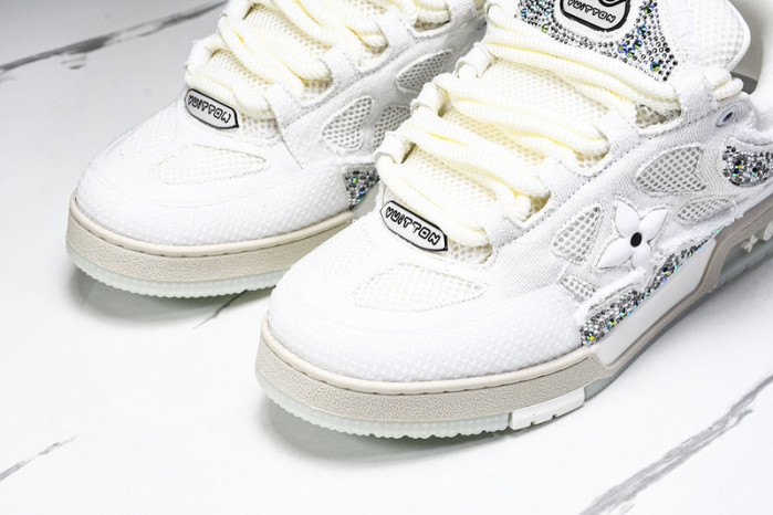 L1VV TRAINER
