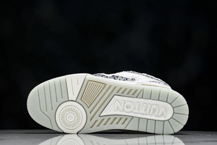 L1VV TRAINER