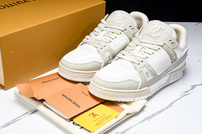 L1VV TRAINER