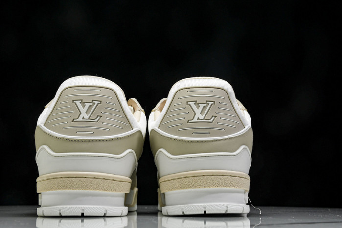 L1VV TRAINER