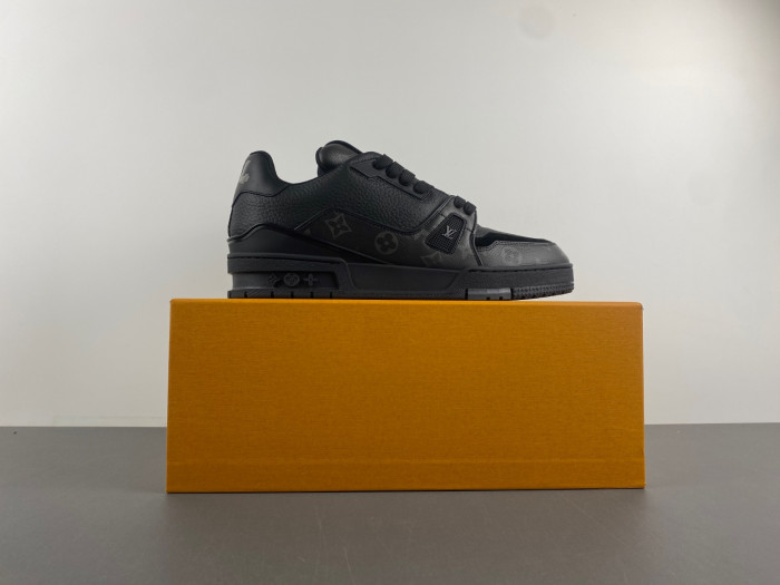 L1VV TRAINER