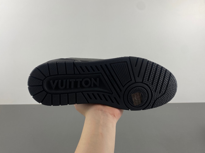 L1VV TRAINER