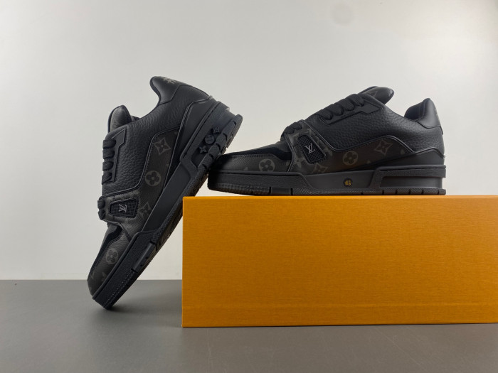 L1VV TRAINER