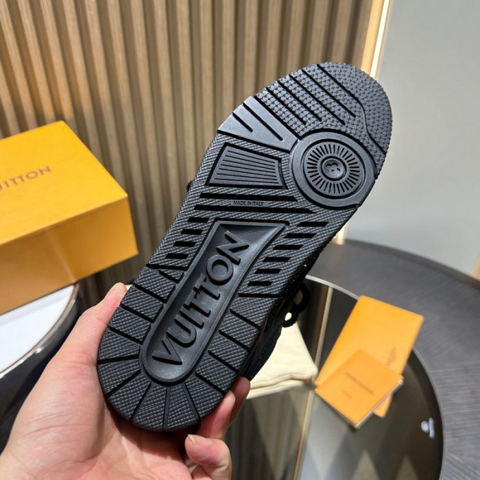 L1VV TRAINER