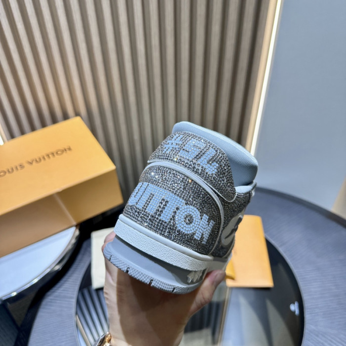 L1VV TRAINER