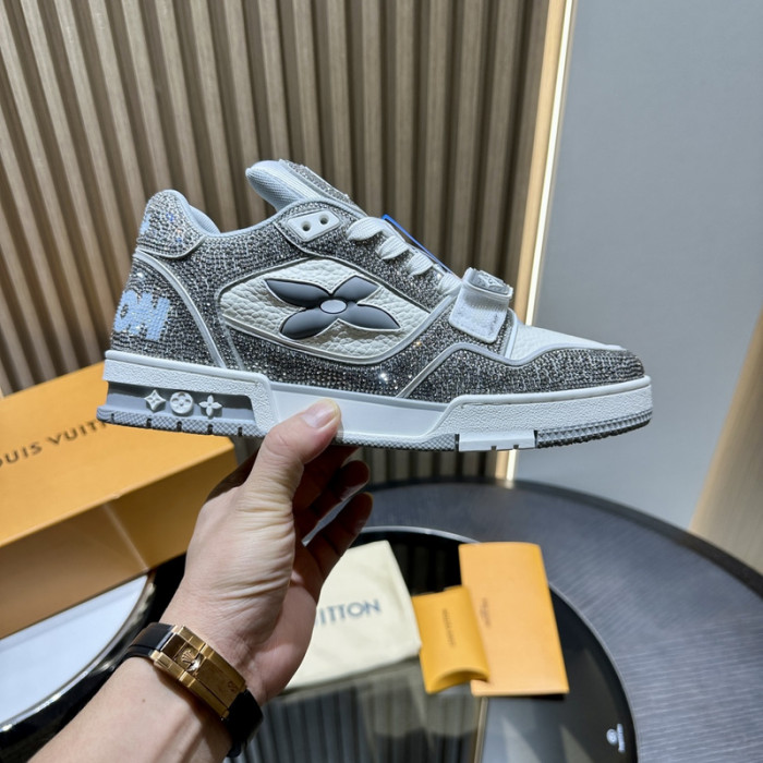 L1VV TRAINER