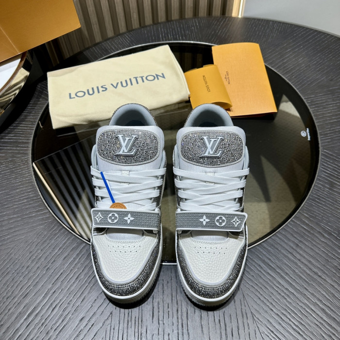L1VV TRAINER