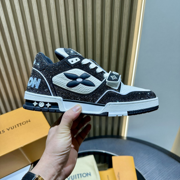 L1VV TRAINER
