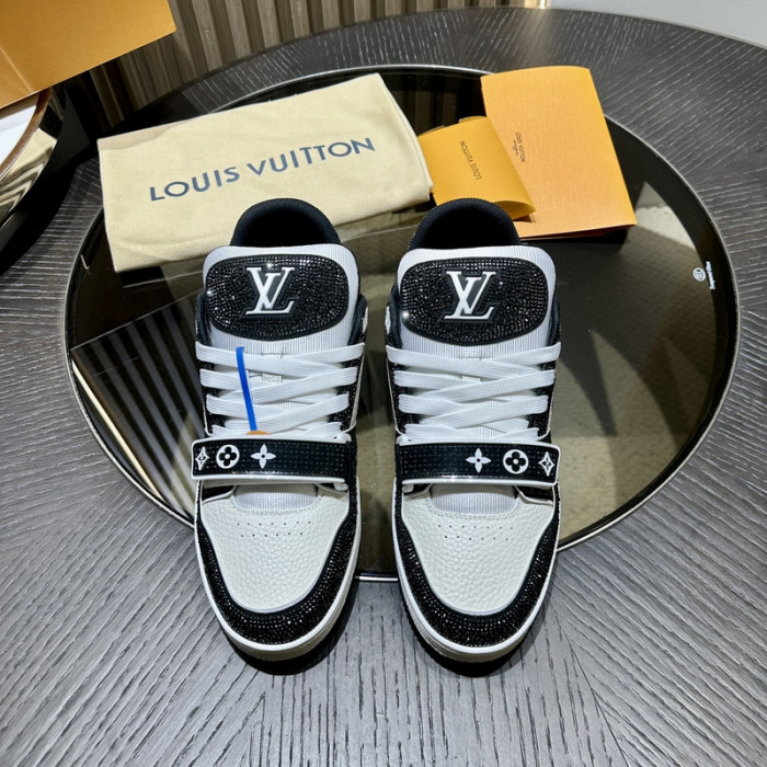 L1VV TRAINER