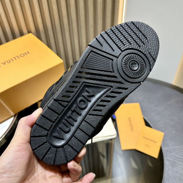 L1VV TRAINER