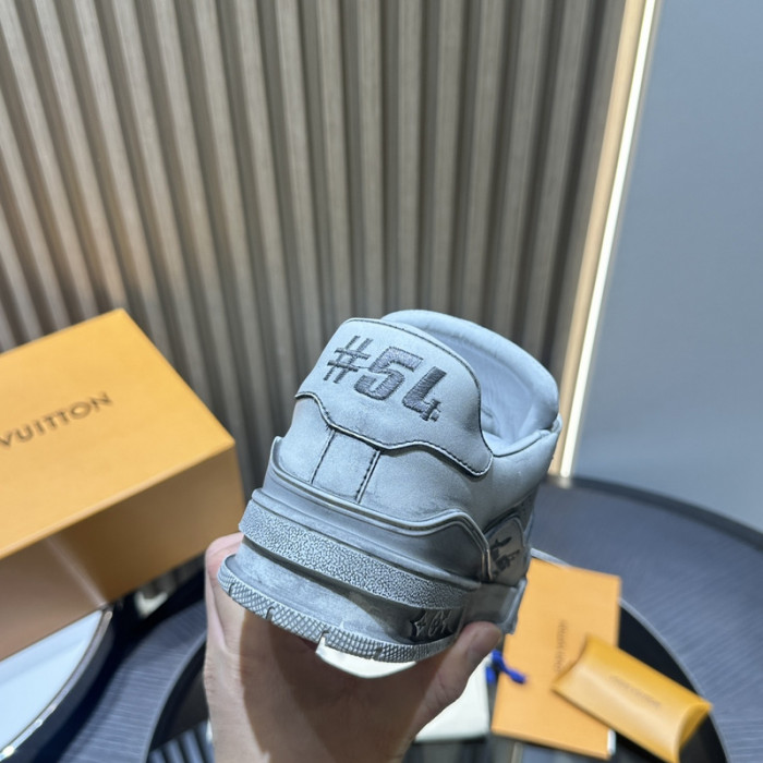 L1VV TRAINER