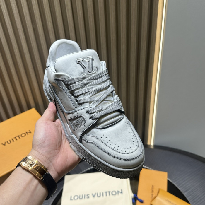 L1VV TRAINER