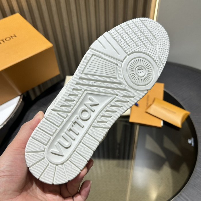 L1VV TRAINER