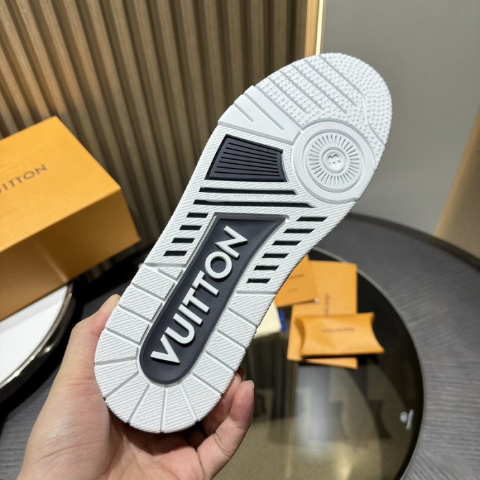 L1VV TRAINER