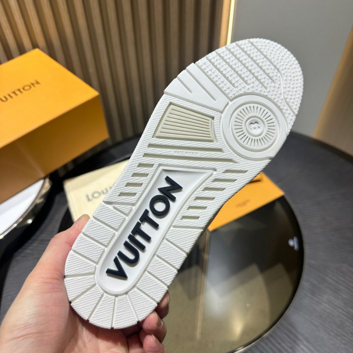 L1VV TRAINER