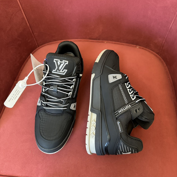L1VV TRAINER