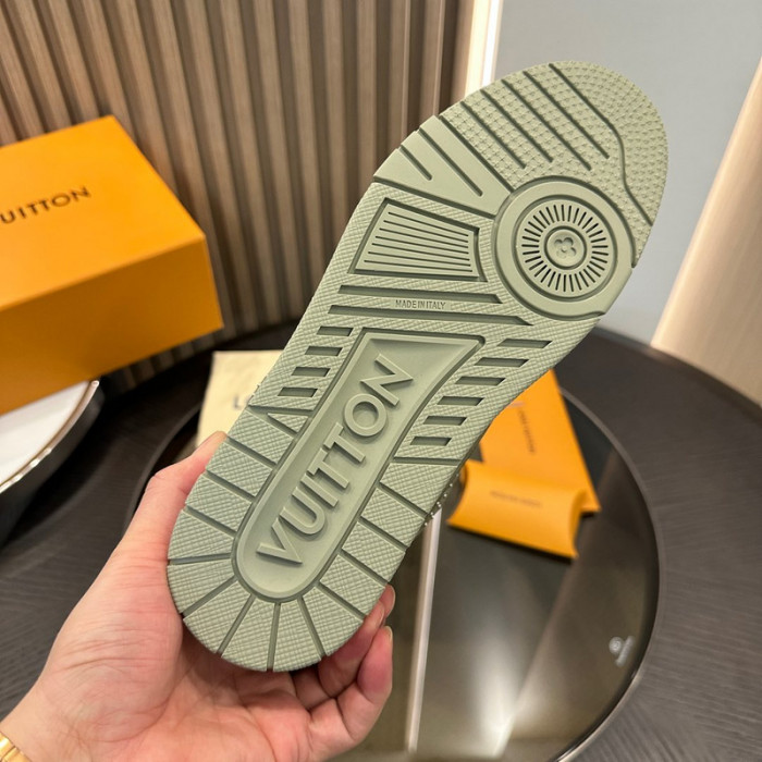 L1VV TRAINER