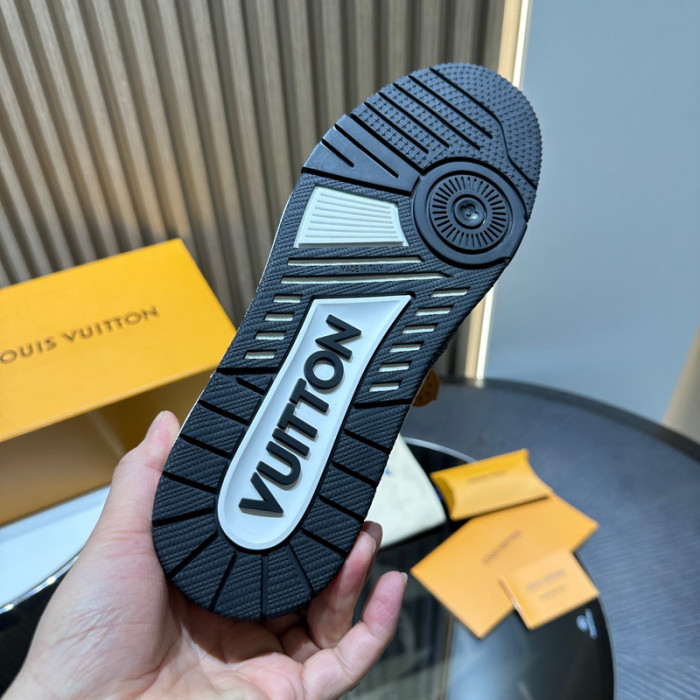L1VV TRAINER