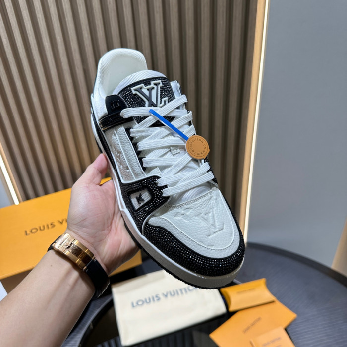 L1VV TRAINER