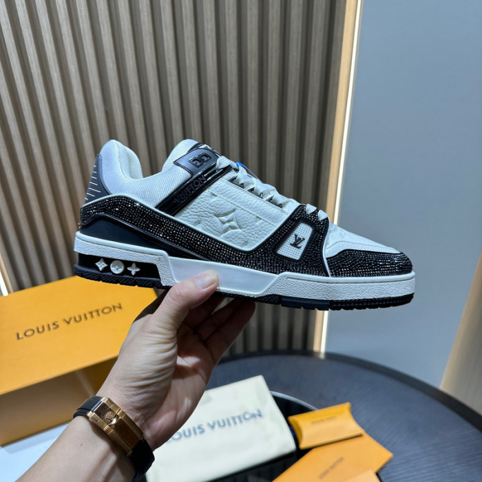 L1VV TRAINER