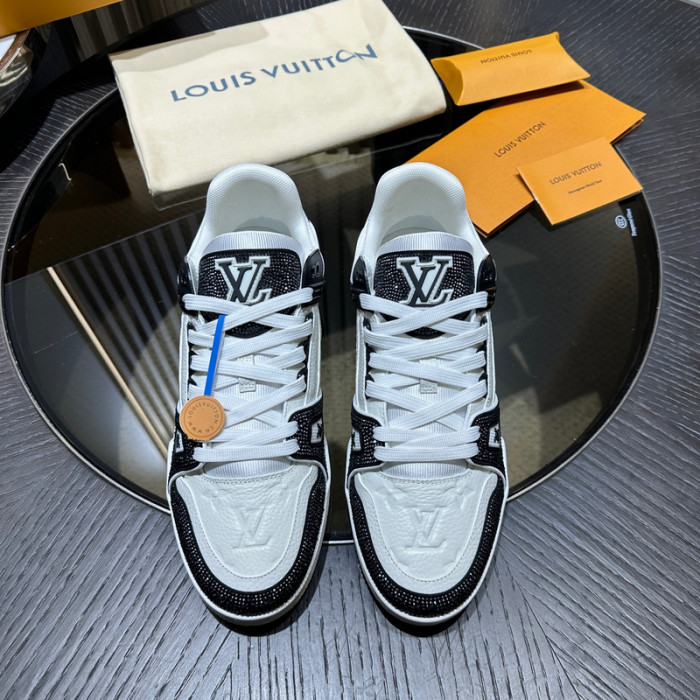 L1VV TRAINER
