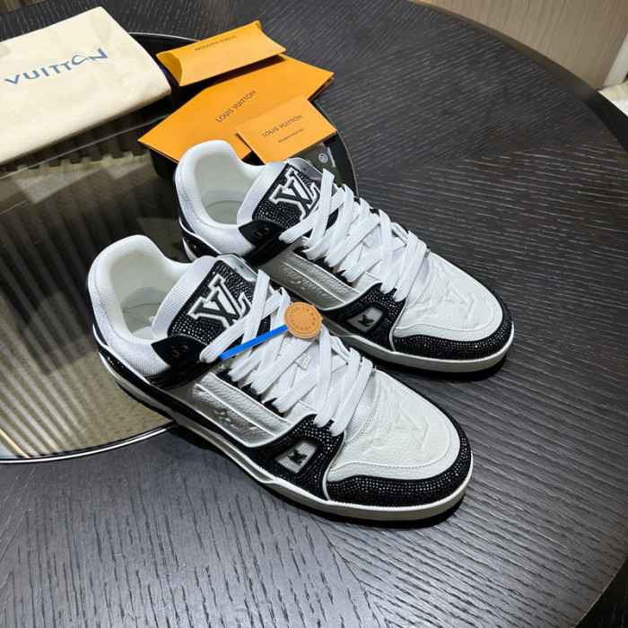 L1VV TRAINER