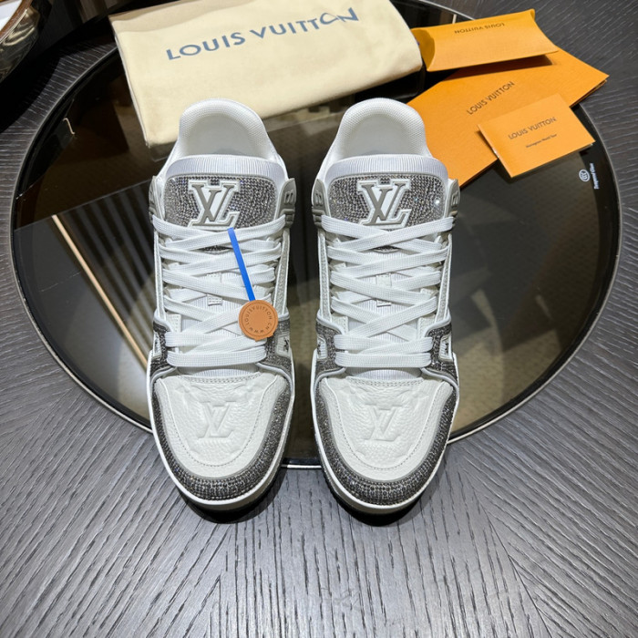 L1VV TRAINER