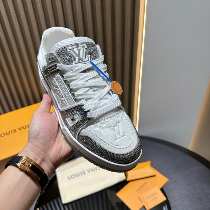 L1VV TRAINER