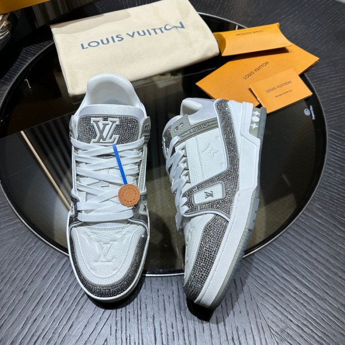 L1VV TRAINER