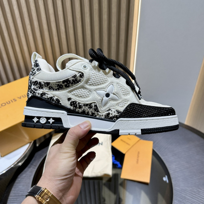 L1VV TRAINER