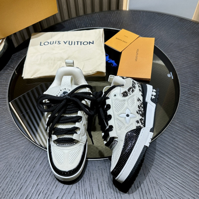 L1VV TRAINER