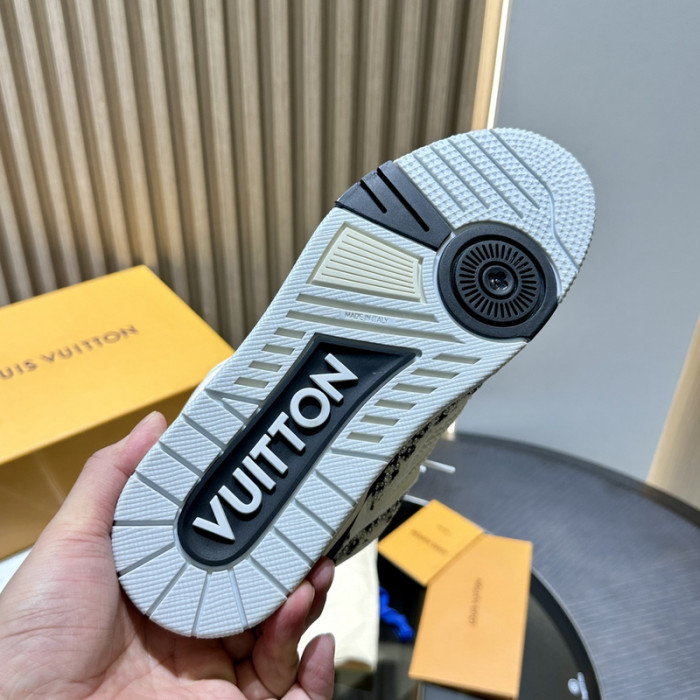 L1VV TRAINER