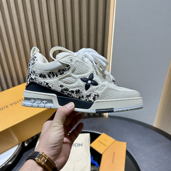 L1VV TRAINER