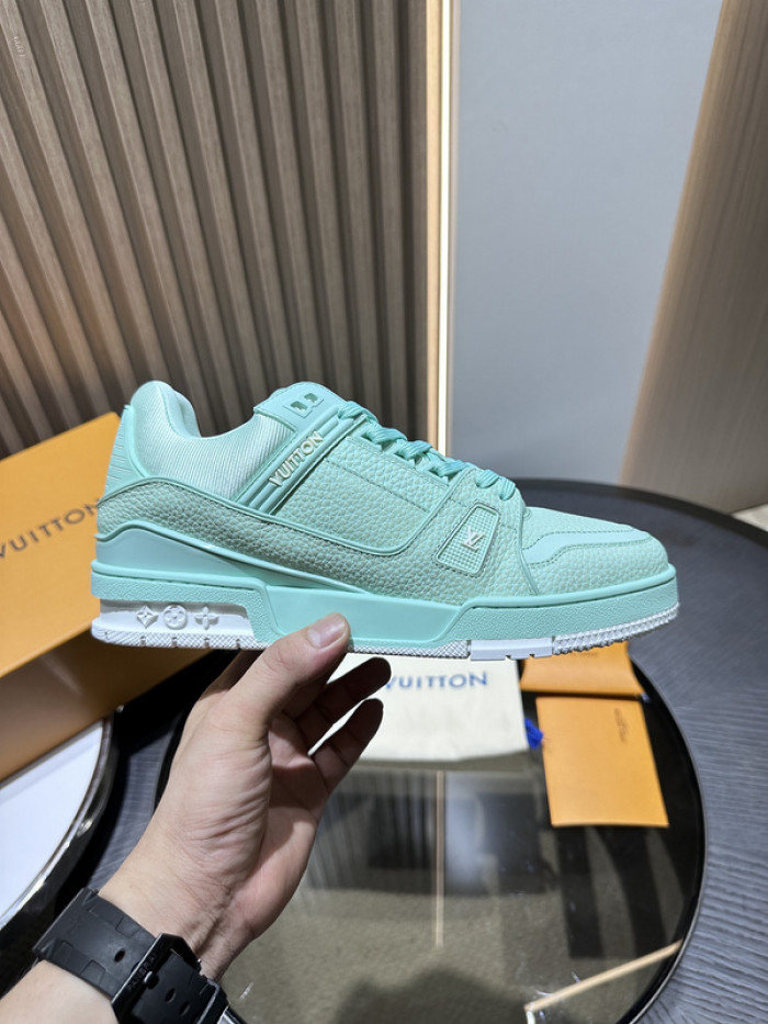 L1VV TRAINER