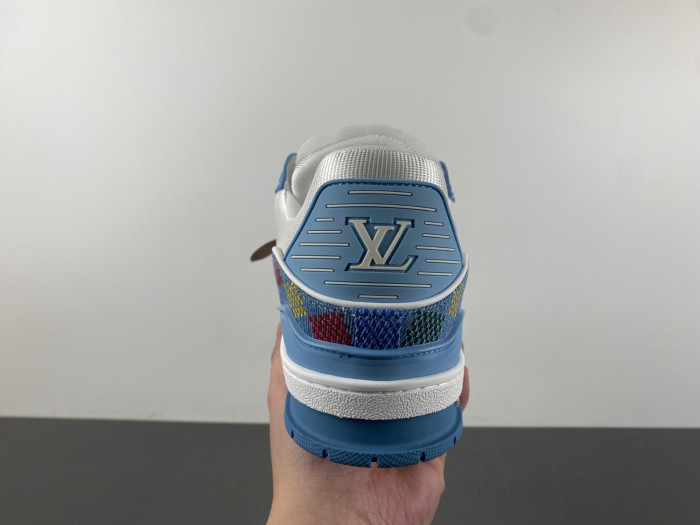 L1VV TRAINER