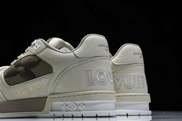L1VV TRAINER