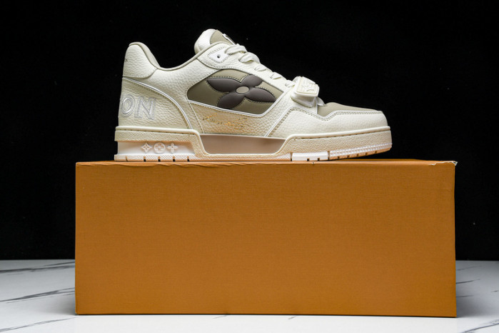 L1VV TRAINER