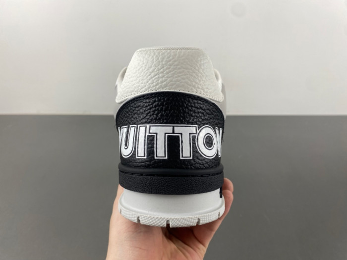L1VV TRAINER
