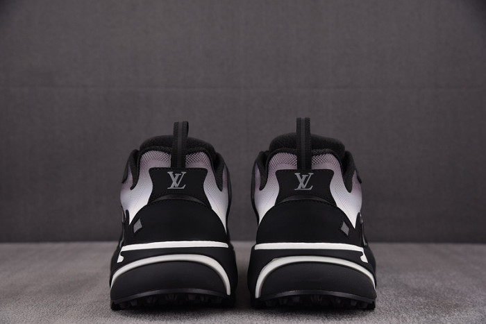 L1VV Sneakers