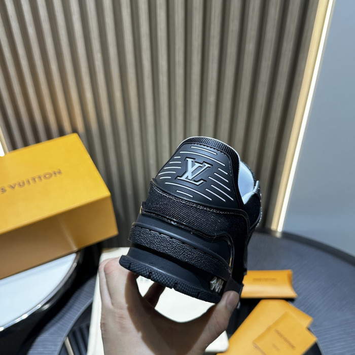 L1VV TRAINER