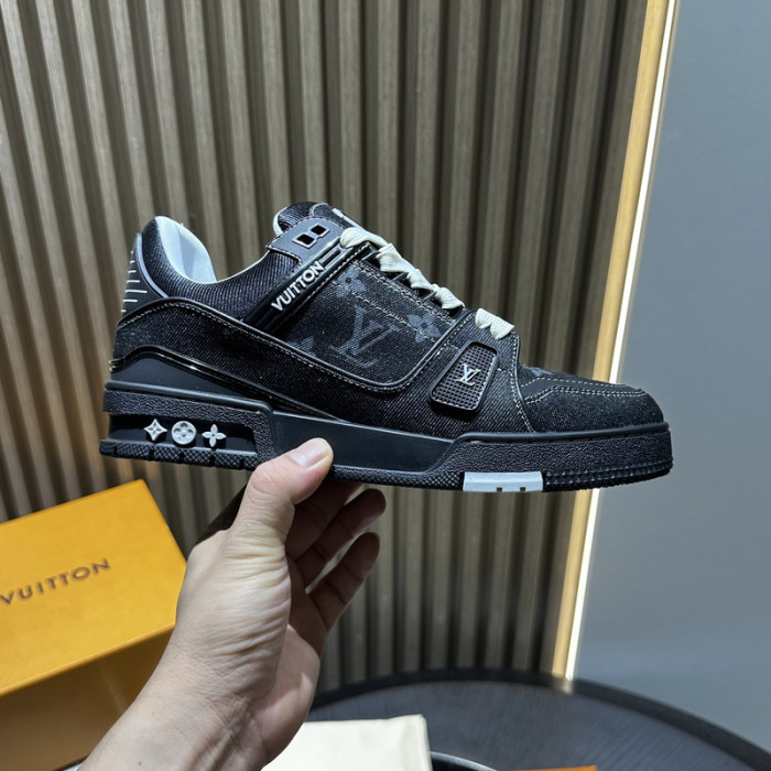 L1VV TRAINER