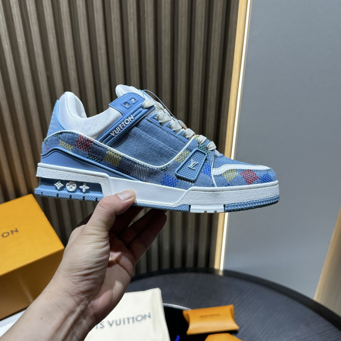 L1VV TRAINER