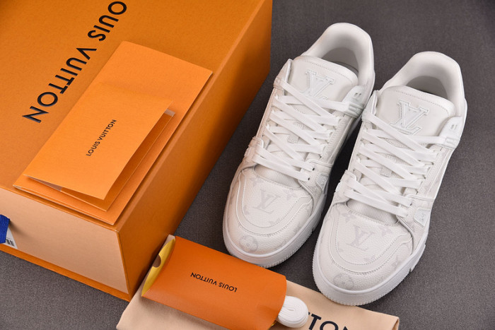 L1VV TRAINER