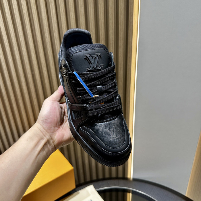 L1VV TRAINER