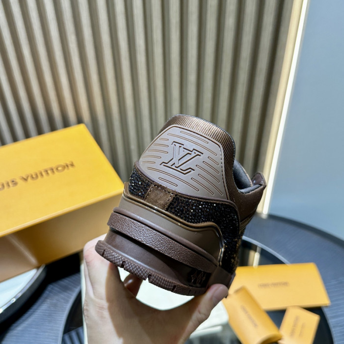L1VV TRAINER