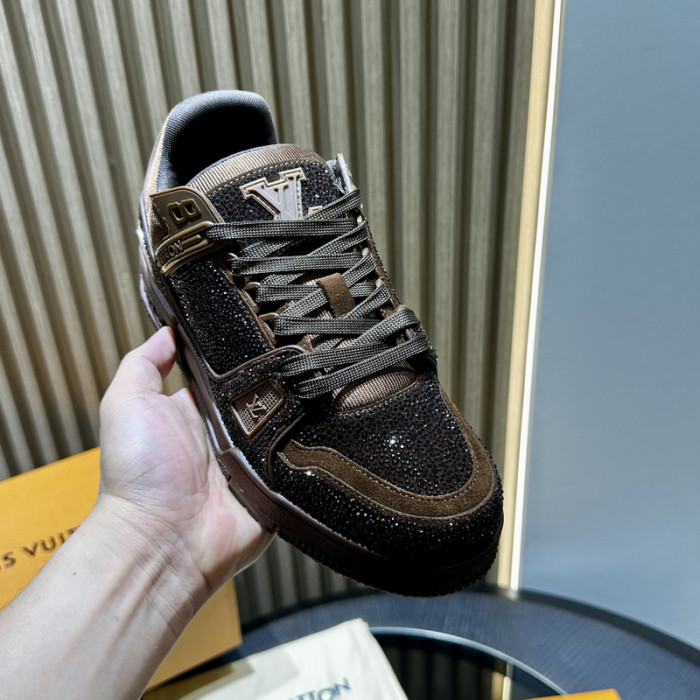 L1VV TRAINER