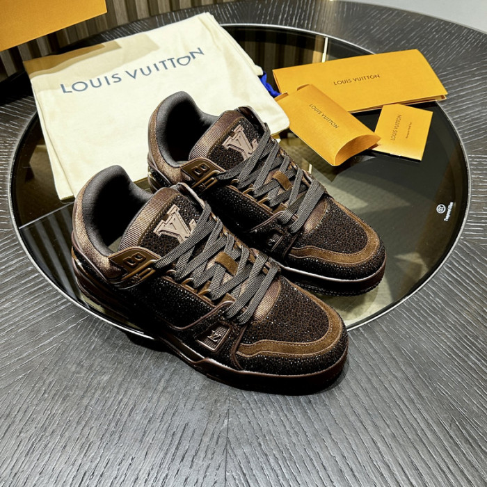 L1VV TRAINER