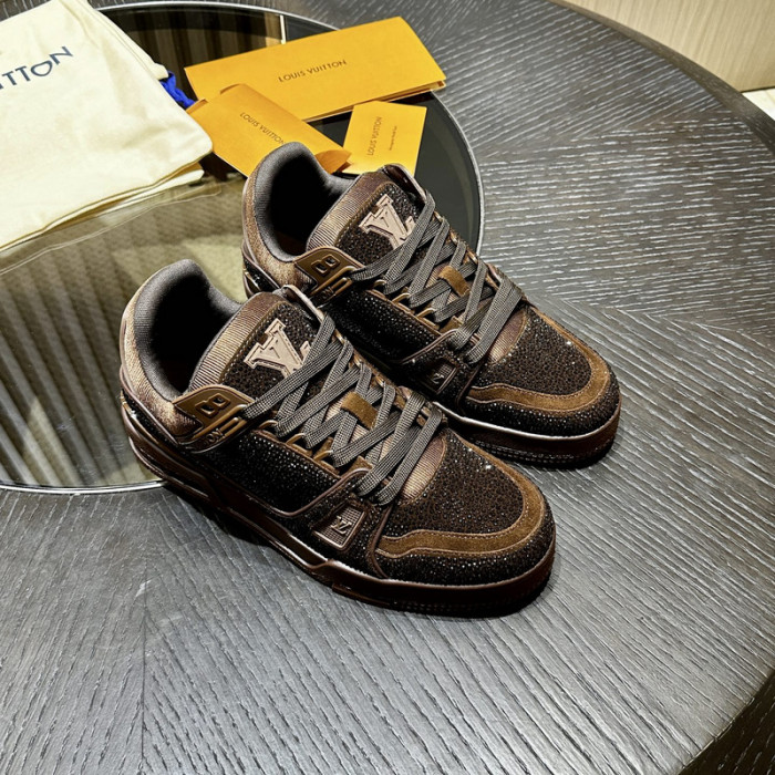 L1VV TRAINER