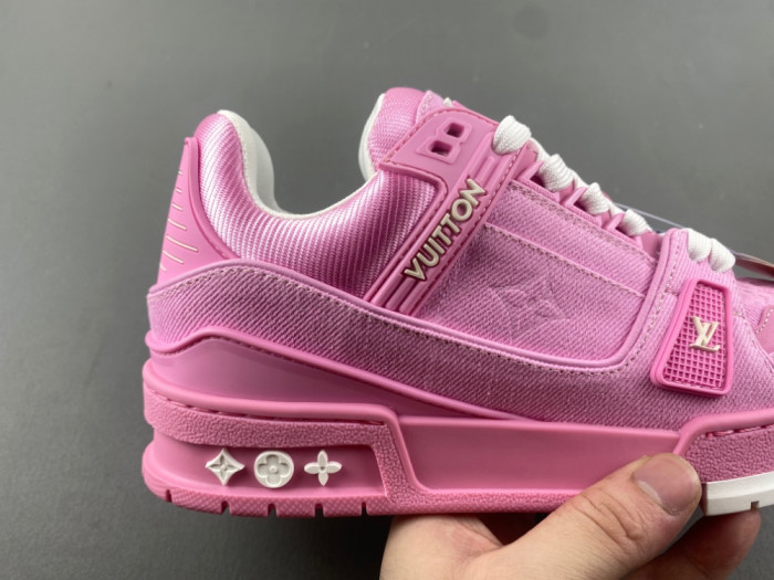 L1VV TRAINER