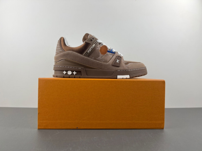 L1VV TRAINER